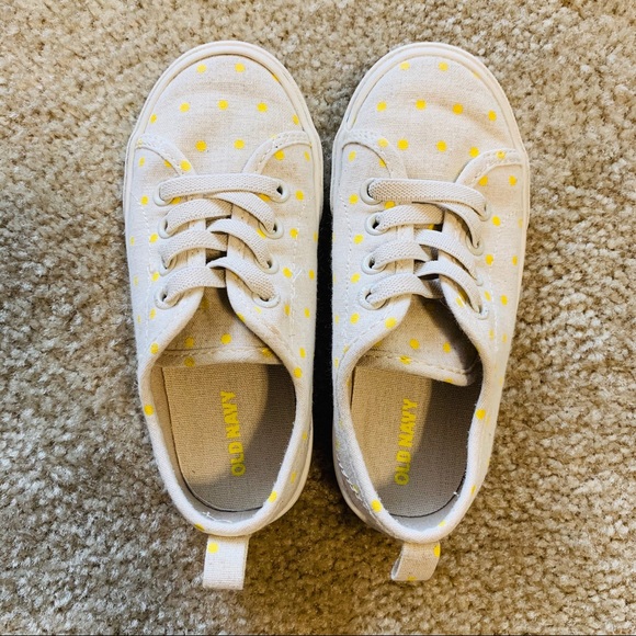 SOLD 💛 Toddler Sneakers - Picture 2 of 7
